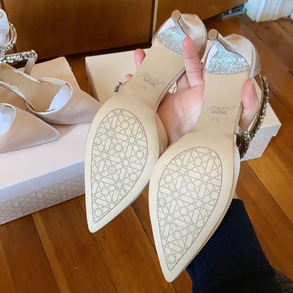 7.5 Jaylah champagne satin heels with rhinestones - Picture 2 of 5